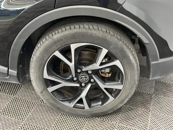 TOYOTA C-HR - voiture d'occasion - Photo 24