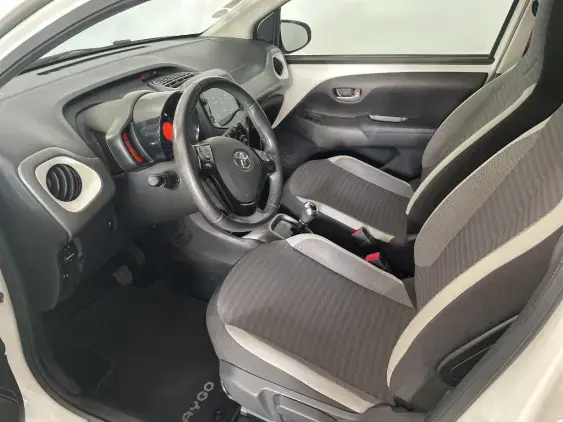 TOYOTA AYGO II - voiture d'occasion - Photo 18