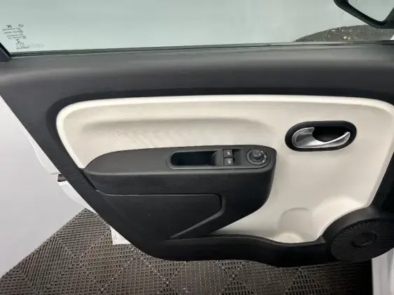 RENAULT TWINGO III - voiture d'occasion - Photo 18