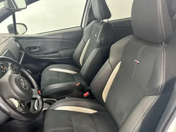 TOYOTA YARIS III - voiture d'occasion - Photo 18