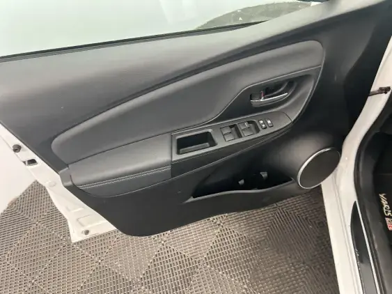 TOYOTA YARIS III - voiture d'occasion - Photo 19