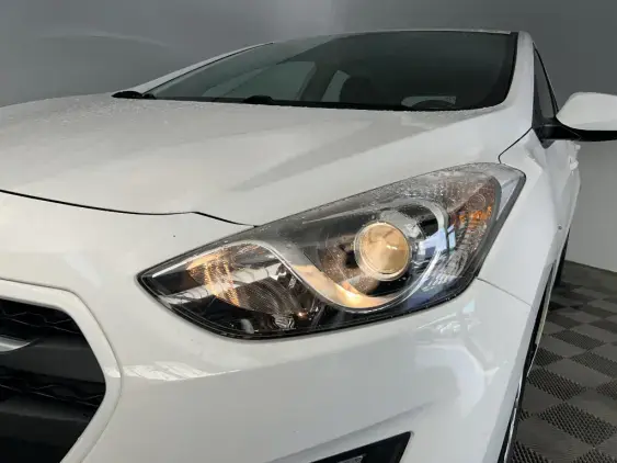 HYUNDAI i30 II - voiture d'occasion - Photo 20