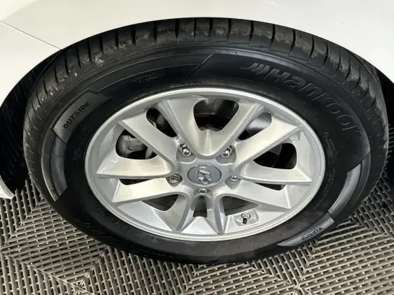 HYUNDAI i30 II - voiture d'occasion - Photo 21