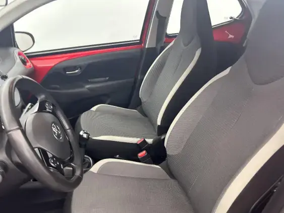 TOYOTA AYGO II - voiture d'occasion - Photo 18