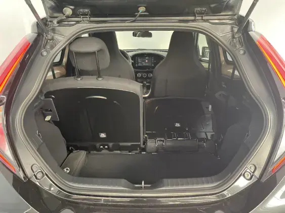 TOYOTA AYGO X - voiture d'occasion - Photo 16