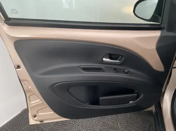TOYOTA AYGO X - voiture d'occasion - Photo 19