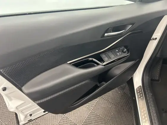 TOYOTA C-HR - voiture d'occasion - Photo 19