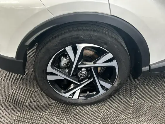 TOYOTA C-HR - voiture d'occasion - Photo 25