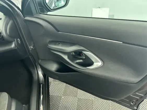 TOYOTA YARIS CROSS I - voiture d'occasion - Photo 19