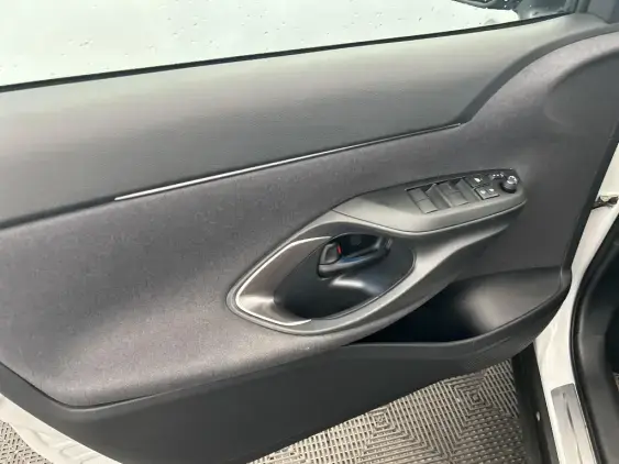 TOYOTA YARIS CROSS I - voiture d'occasion - Photo 19