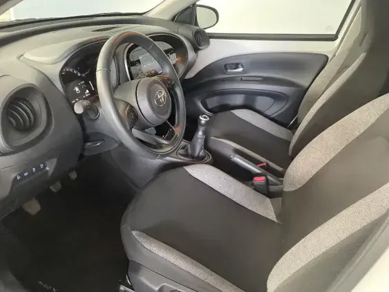 TOYOTA AYGO X - voiture d'occasion - Photo 18