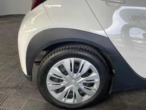 TOYOTA AYGO X - voiture d'occasion - Photo 25