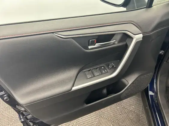 TOYOTA RAV4 V - voiture d'occasion - Photo 19