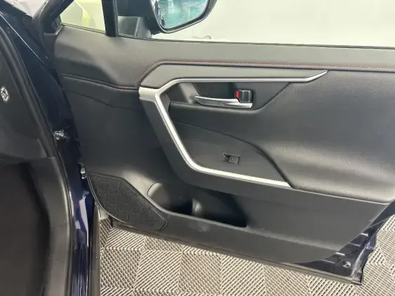 TOYOTA RAV4 V - voiture d'occasion - Photo 20