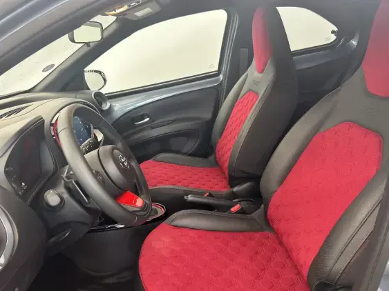 TOYOTA AYGO X - voiture d'occasion - Photo 18