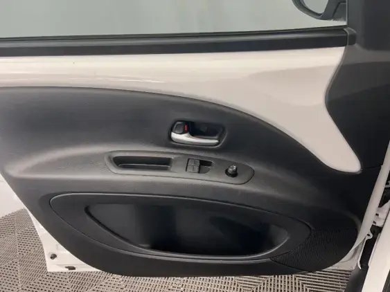 TOYOTA AYGO X - voiture d'occasion - Photo 19