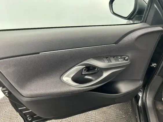 TOYOTA YARIS CROSS I - voiture d'occasion - Photo 19