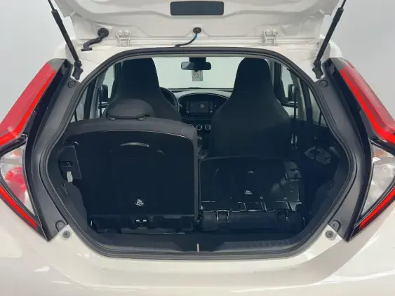 TOYOTA AYGO X - voiture d'occasion - Photo 16