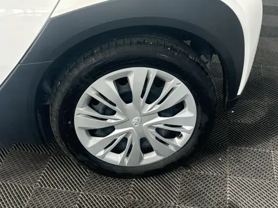 TOYOTA AYGO X - voiture d'occasion - Photo 23