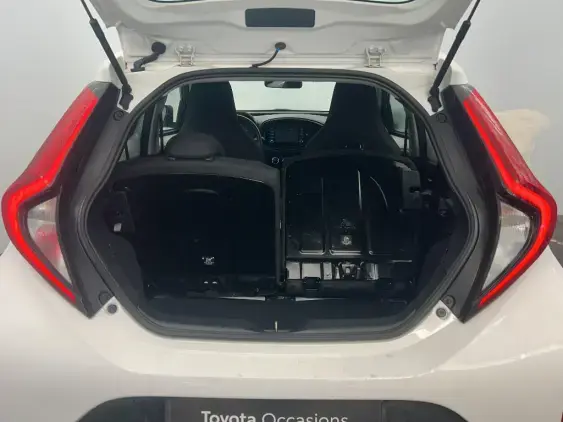 TOYOTA AYGO X - voiture d'occasion - Photo 16