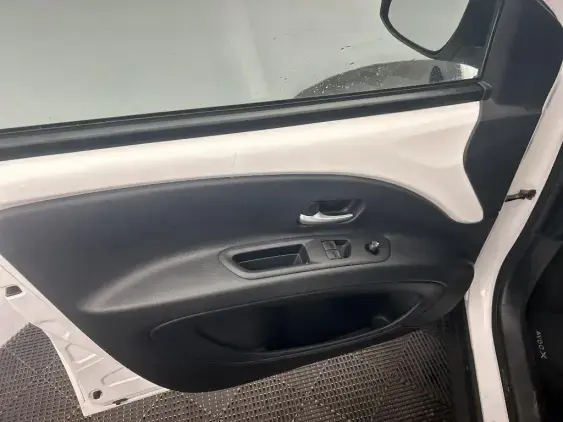 TOYOTA AYGO X - voiture d'occasion - Photo 19