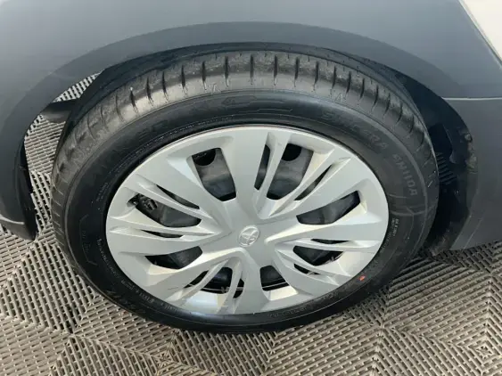 TOYOTA AYGO X - voiture d'occasion - Photo 24