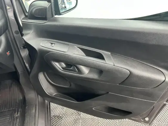 TOYOTA PROACE CITY - voiture d'occasion - Photo 18