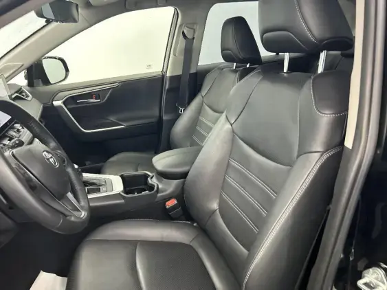 TOYOTA RAV4 V - voiture d'occasion - Photo 18