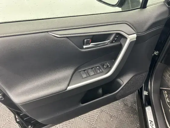 TOYOTA RAV4 V - voiture d'occasion - Photo 19