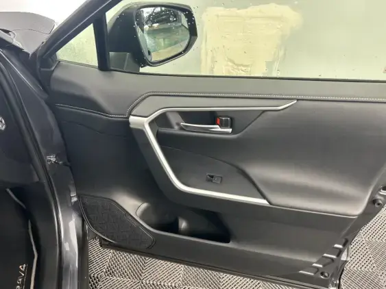 TOYOTA RAV4 V - voiture d'occasion - Photo 20