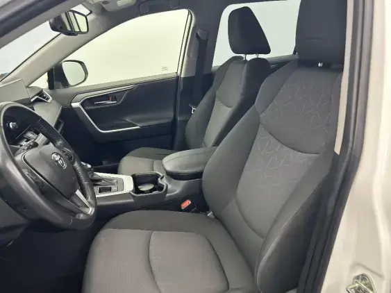 TOYOTA RAV4 V - voiture d'occasion - Photo 18