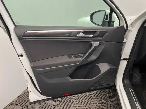 VOLKSWAGEN TIGUAN II - voiture d'occasion - Photo 18
