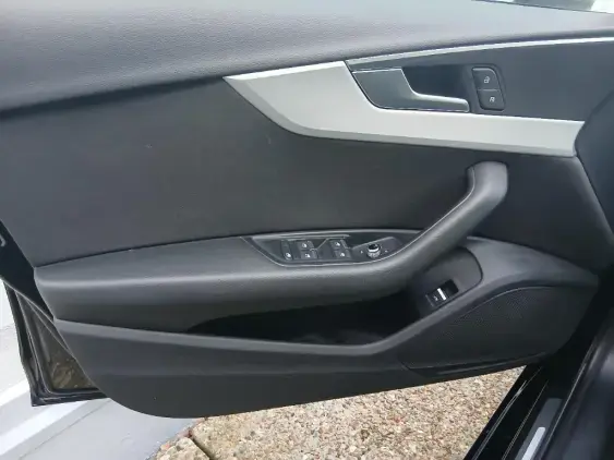 AUDI A4 AVANT V - voiture d'occasion - Photo 19