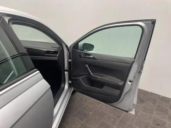 VOLKSWAGEN POLO VI - voiture d'occasion - Photo 18