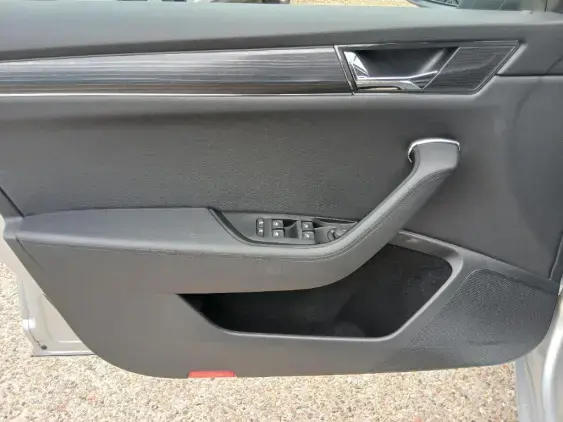 SKODA SUPERB III - voiture d'occasion - Photo 19