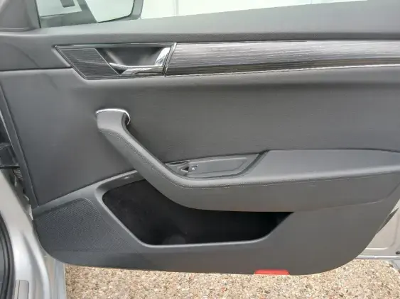 SKODA SUPERB III - voiture d'occasion - Photo 20