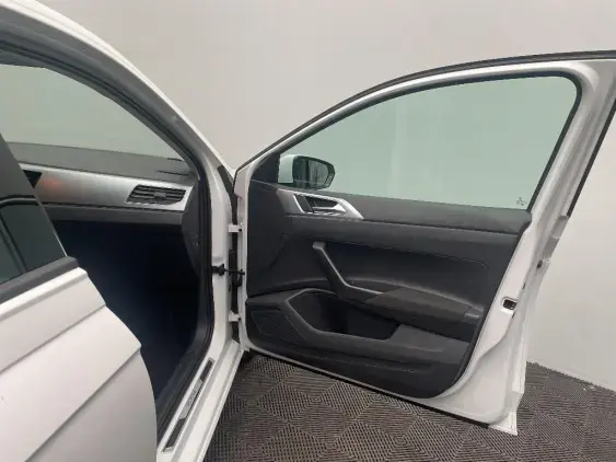 VOLKSWAGEN POLO VI - voiture d'occasion - Photo 19