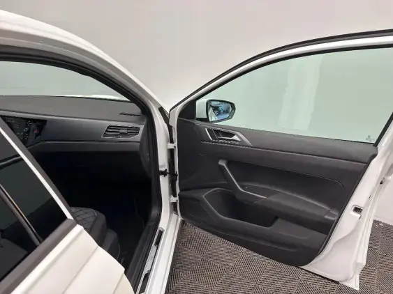 VOLKSWAGEN POLO VI - voiture d'occasion - Photo 19