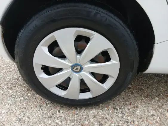 RENAULT ZOE - voiture d'occasion - Photo 24