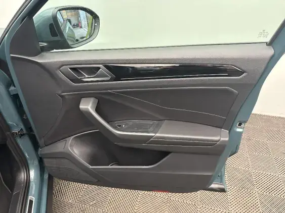 VOLKSWAGEN T-ROC - voiture d'occasion - Photo 20