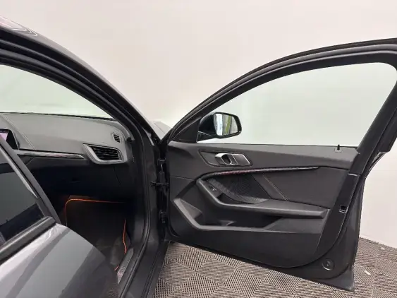 BMW SERIE 1 F40 - voiture d'occasion - Photo 20