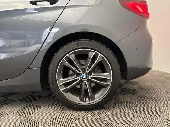 BMW SERIE 1 F40 - voiture d'occasion - Photo 24