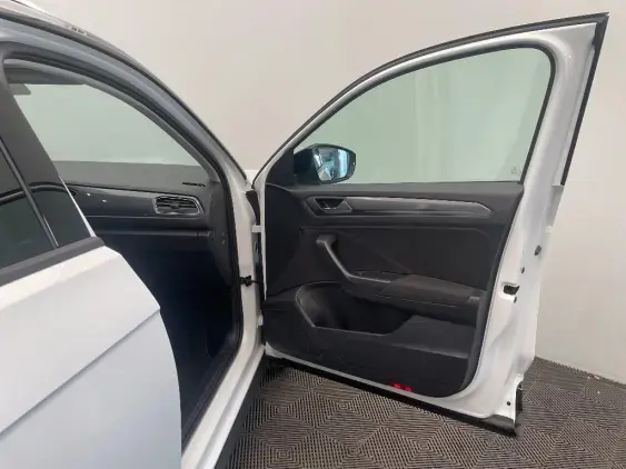 VOLKSWAGEN T-ROC - voiture d'occasion - Photo 19