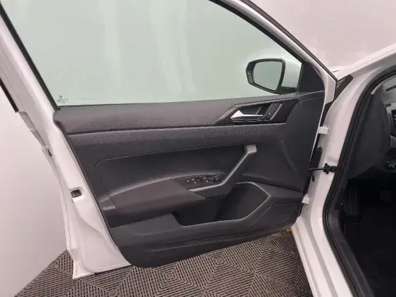 VOLKSWAGEN POLO VI - voiture d'occasion - Photo 19