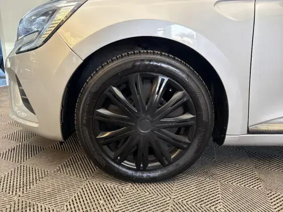 RENAULT CLIO V - voiture d'occasion - Photo 23