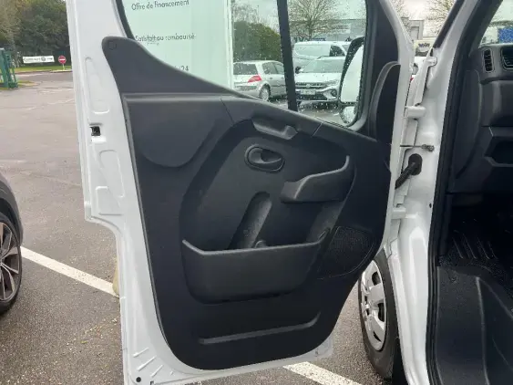 NISSAN INTERSTAR FG III - voiture d'occasion - Photo 17