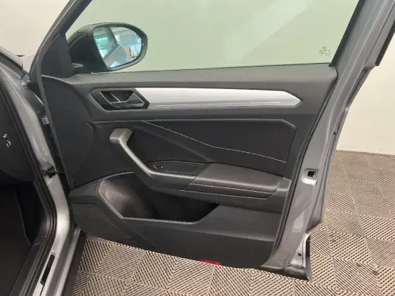 VOLKSWAGEN T-ROC - voiture d'occasion - Photo 20