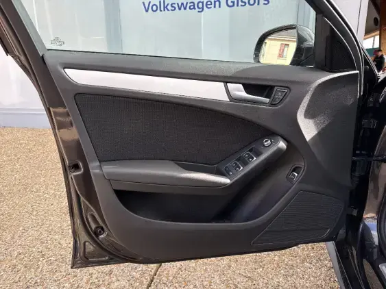 AUDI A4 AVANT V - voiture d'occasion - Photo 19