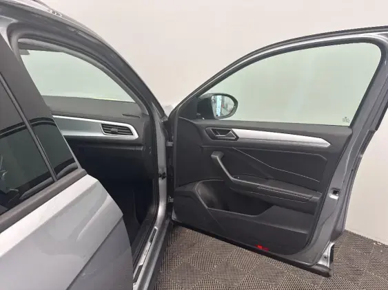 VOLKSWAGEN T-ROC - voiture d'occasion - Photo 19