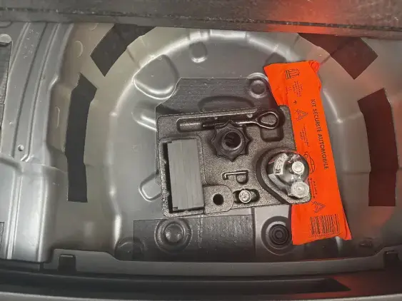 VOLKSWAGEN POLO VI - voiture d'occasion - Photo 17